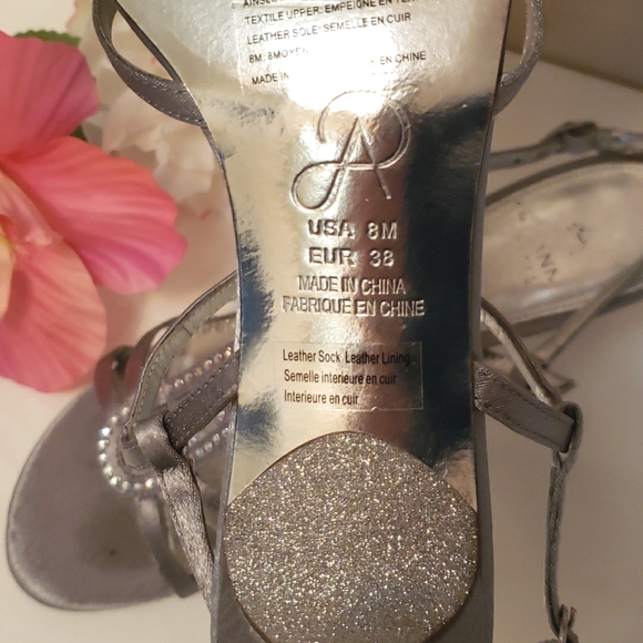 Adrianna Papell Ainsley pewter silver satin with crystals Heels 8 - Picture 7 of 11